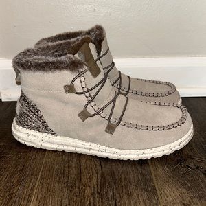 Women’s Hey Dude Shoes/Boots